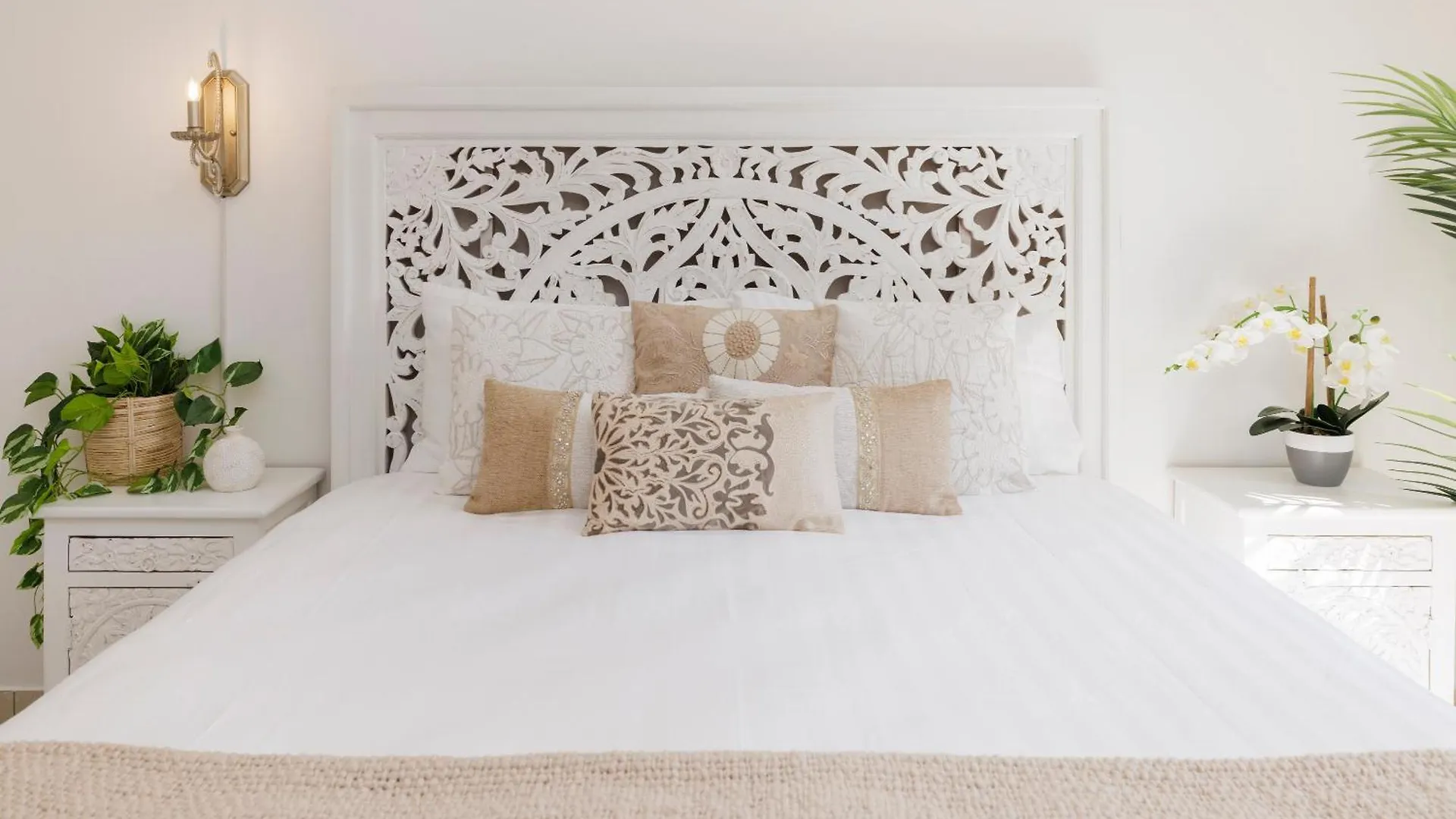 Luxury 1-Br Apartment Near Burj Dubai