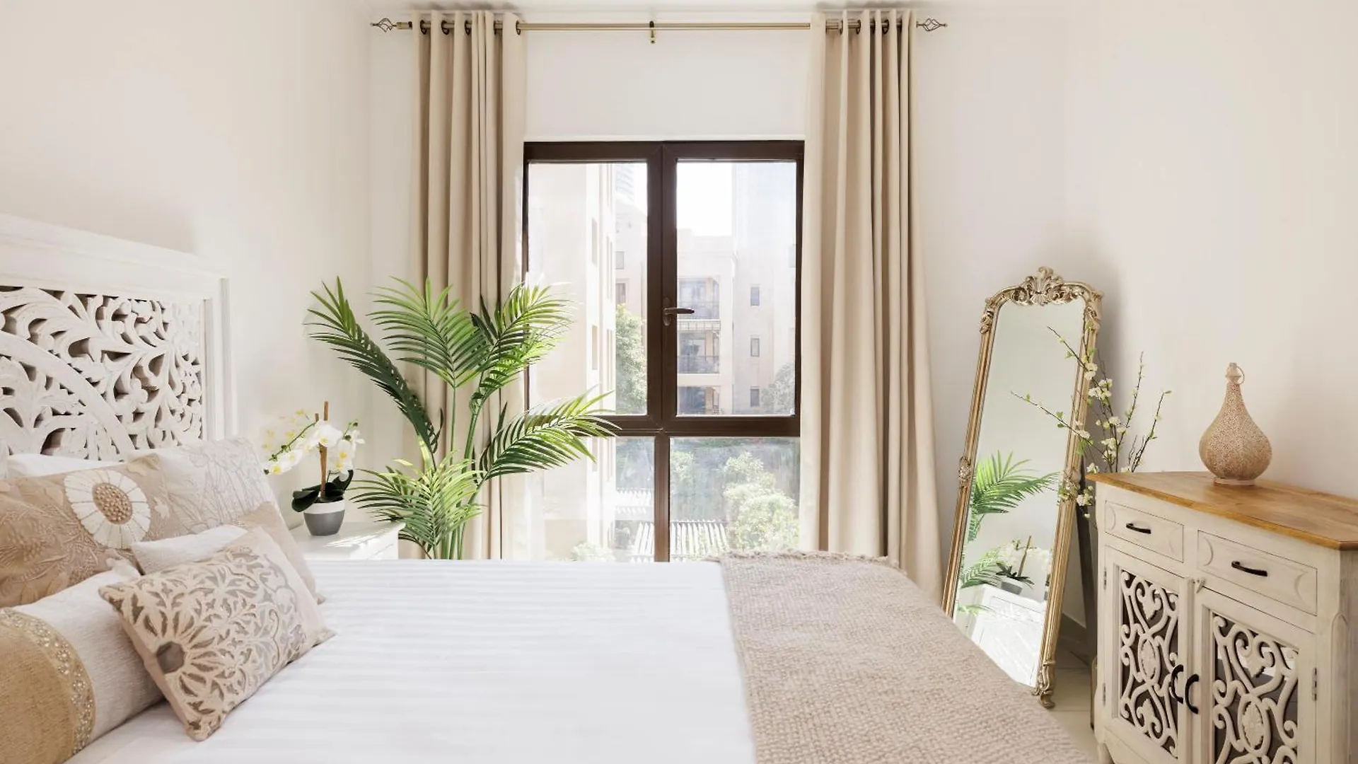 Luxury 1-Br Apartment Near Burj Dubai United Arab Emirates