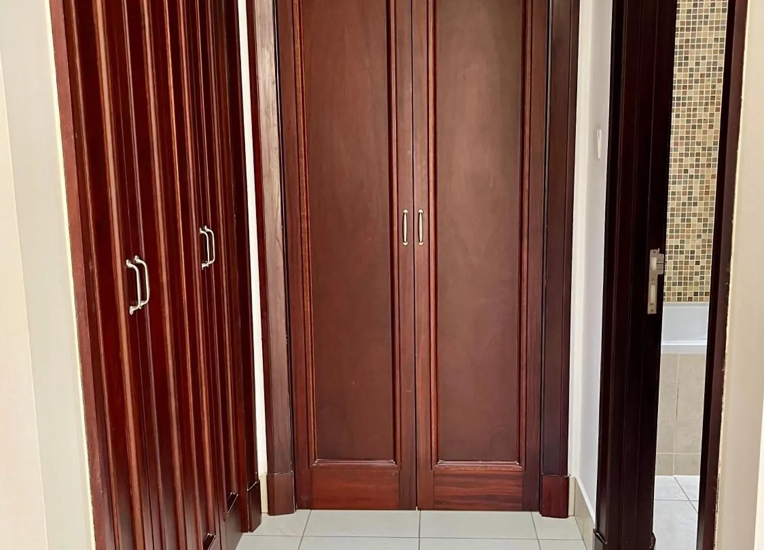 Luxury 1-Br Apartment Near Burj Dubai