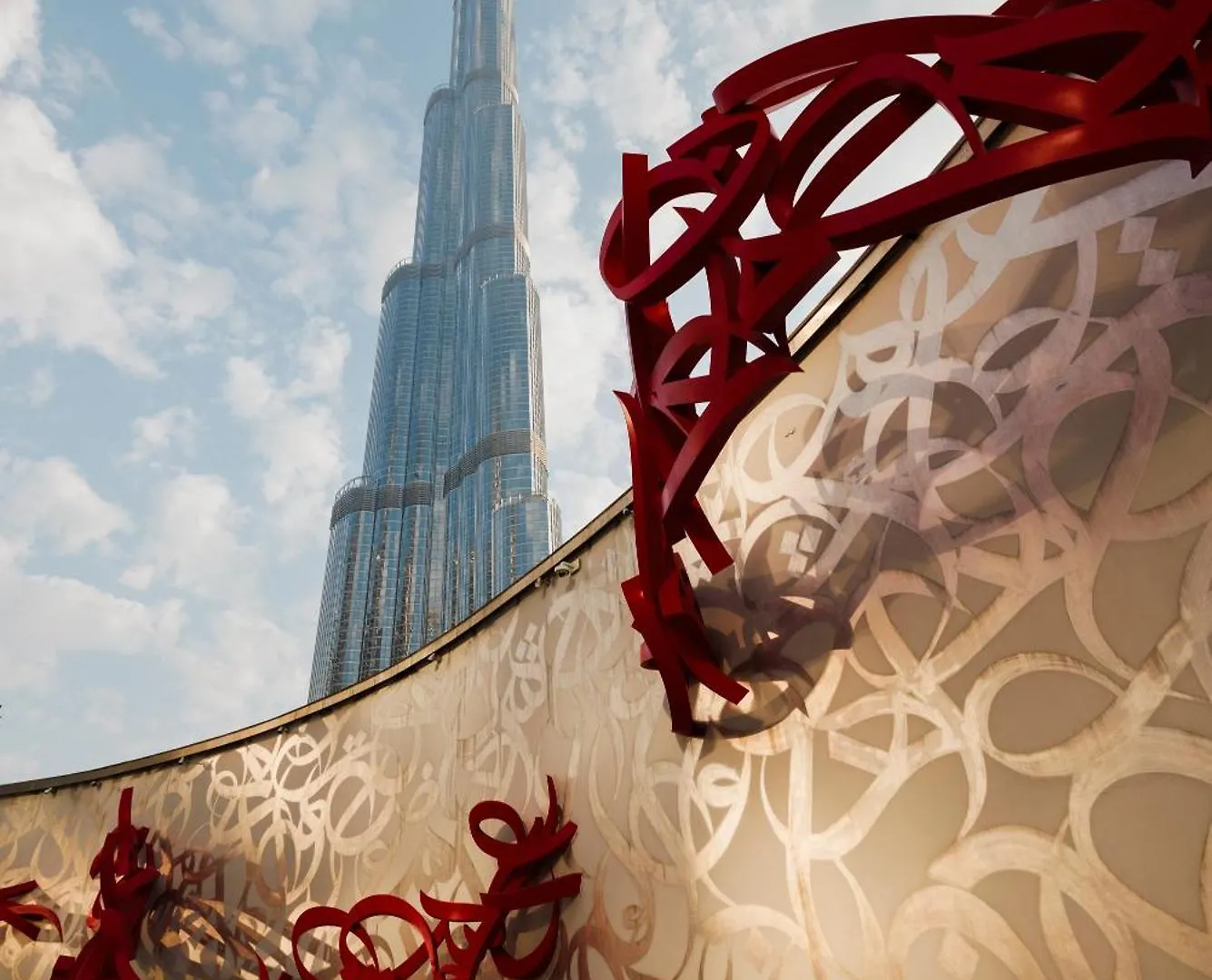 Luxury 1-Br Apartment Near Burj Dubai