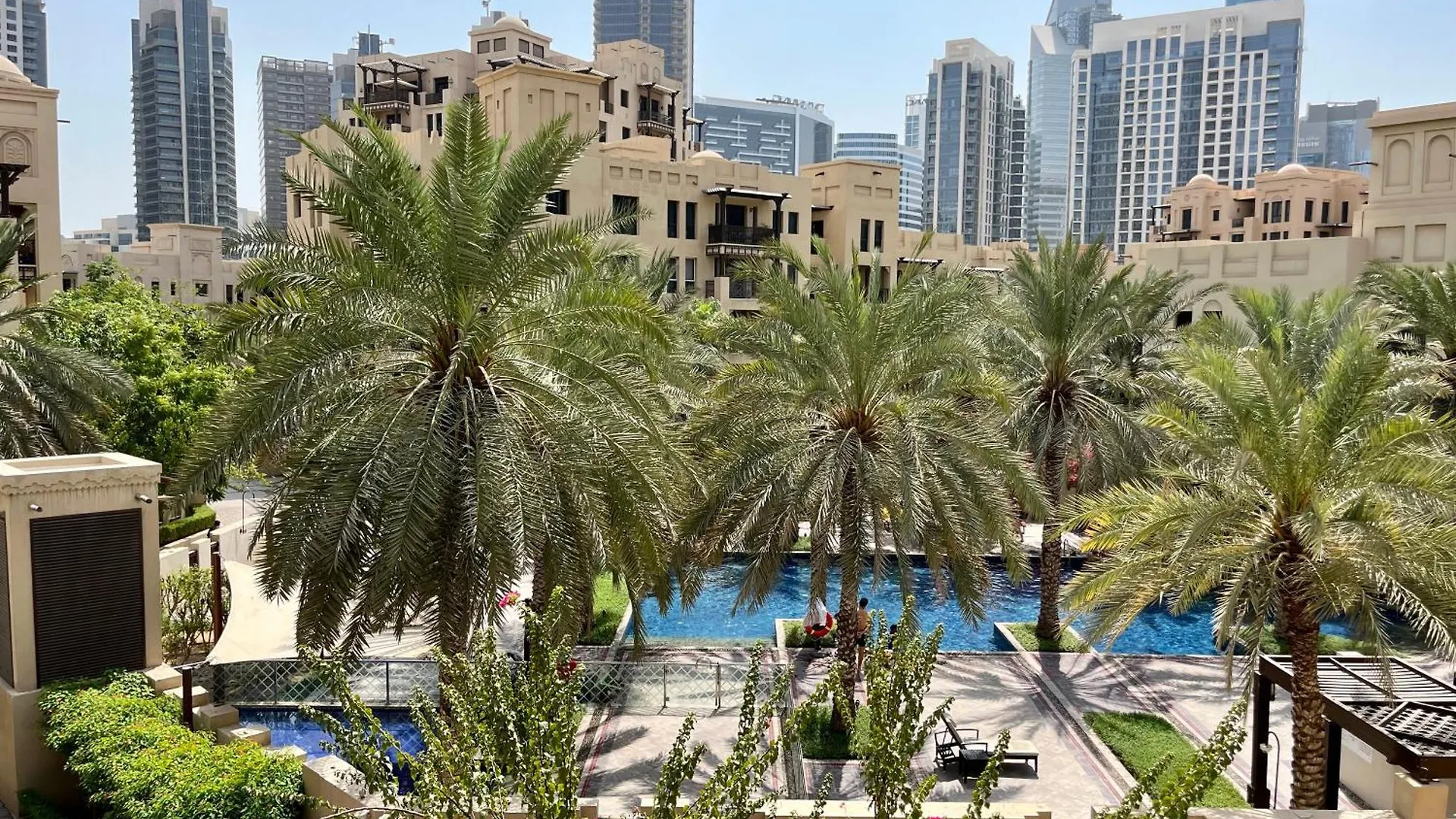 Luxury 1-Br Apartment Near Burj Dubai