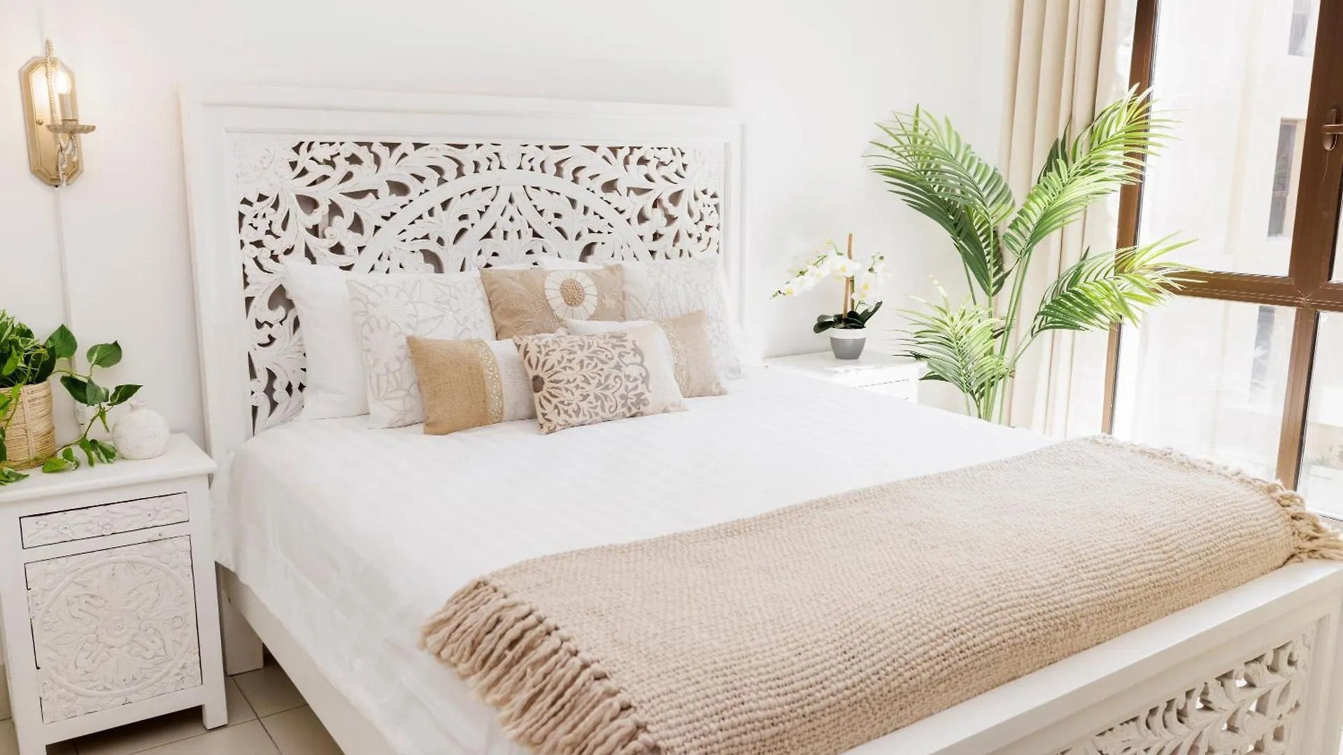 Luxury 1-Br Apartment Near Burj Dubai