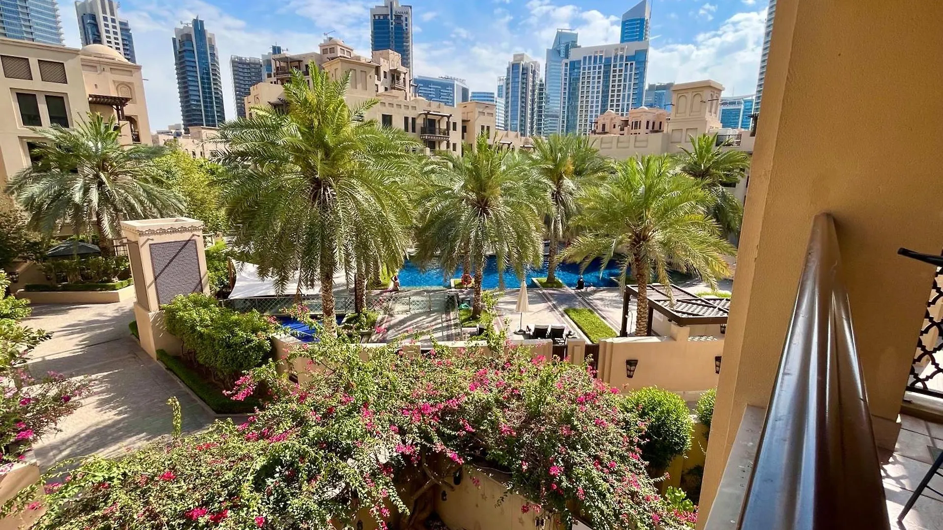 1001 Nights - Luxury 1-Br Apartment Near Burj Dubai