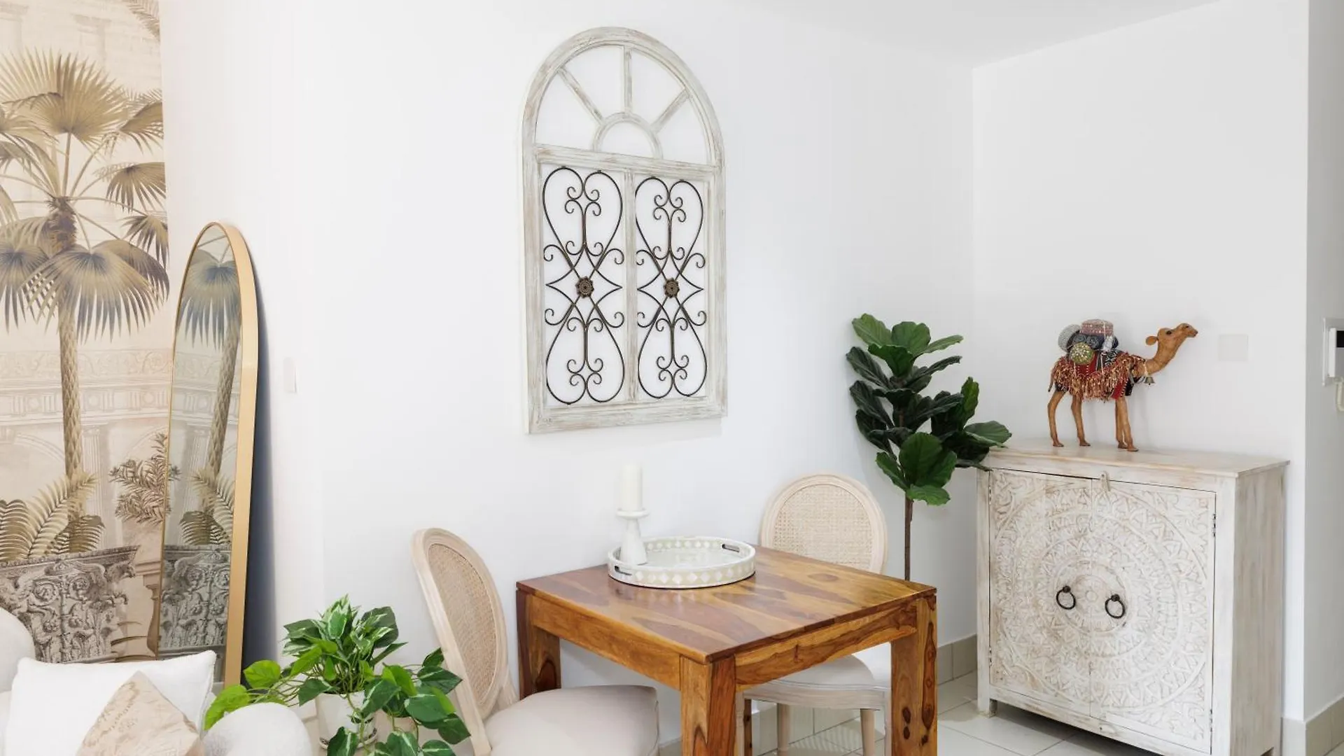 Luxury 1-Br Apartment Near Burj Dubai